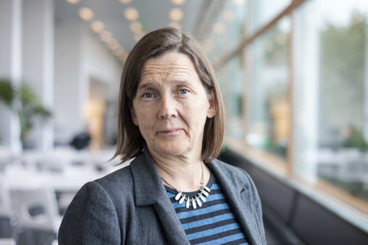Meri Koivusalo är professor i global hälsa vid Tammerfors universitet. Hon hoppas att arbetet mot coronaviruset inte stjälper det arbte som görs för att bekämpa malaria.