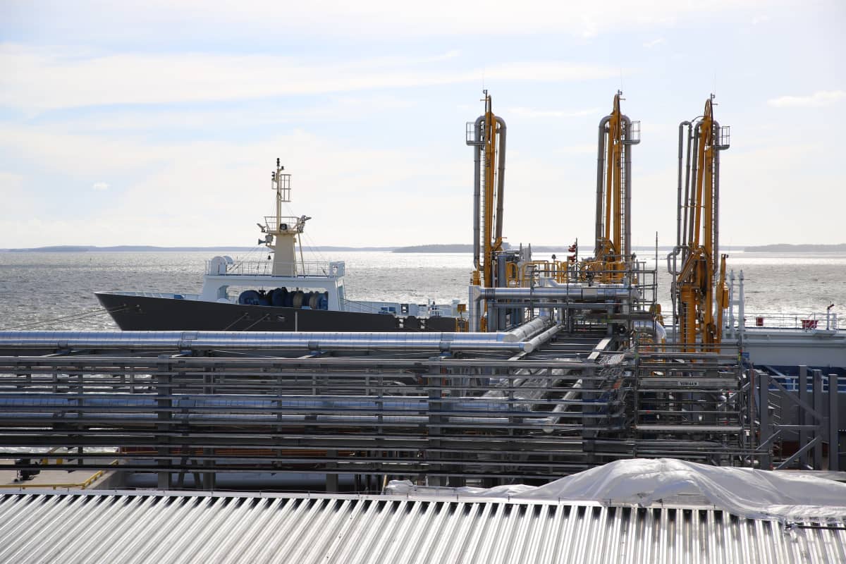 LNG-vastaanottoterminaali Haminan satamassa.