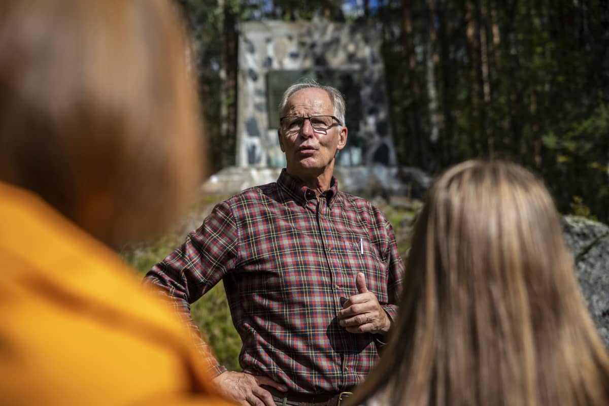RAUNO SUHONEN, sotakamreeri