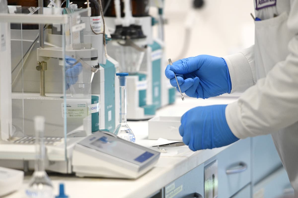 AstraZeneca kehittää koronavirusrokotetta.