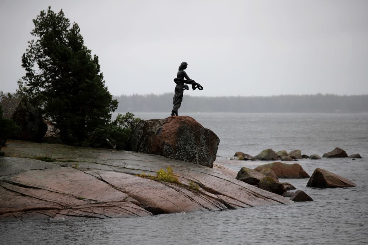 Muistomerkki Kotkan Kuusisessa