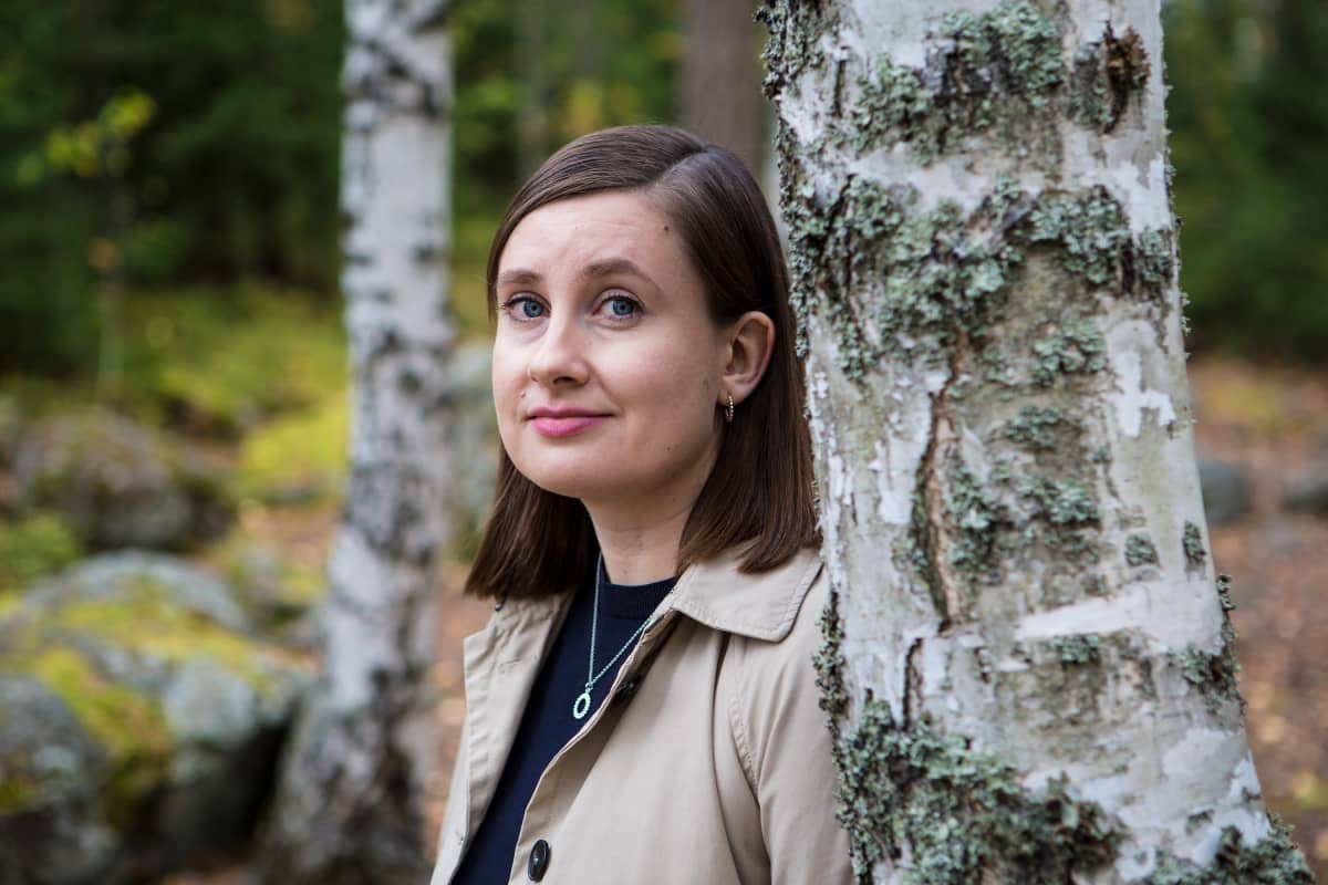 Tutkija Annu Perälä Vaasan yliopiston InnoLabista kuvattuna Valkeakoskella.