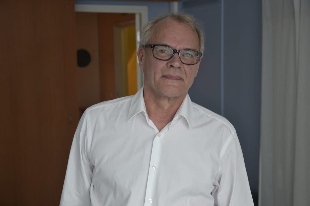 Jari Taimi Porin yrittäjistä Hyvinvointicenterin tiloissa.
