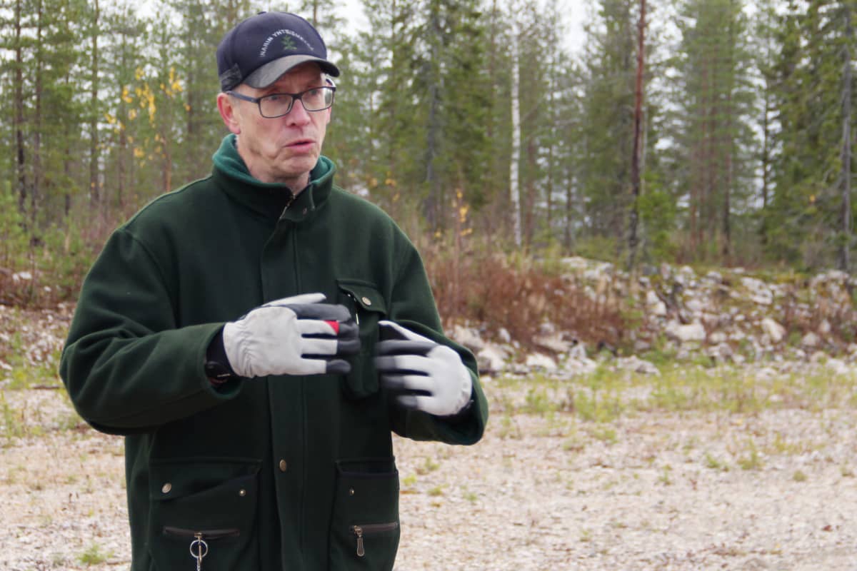 Maanomistaja Jukka Aula Louen tuulivoimapuistossa Tervolassa