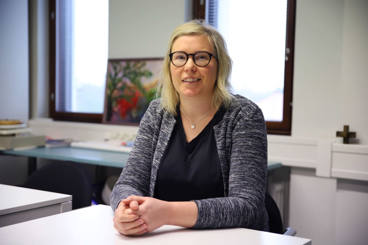 SPR:n Kouvolan toimipisteen työntekijä Annika Korpinen.