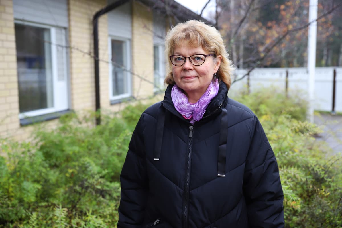Palveluesimies Heidi Uitto Kymsotelta.