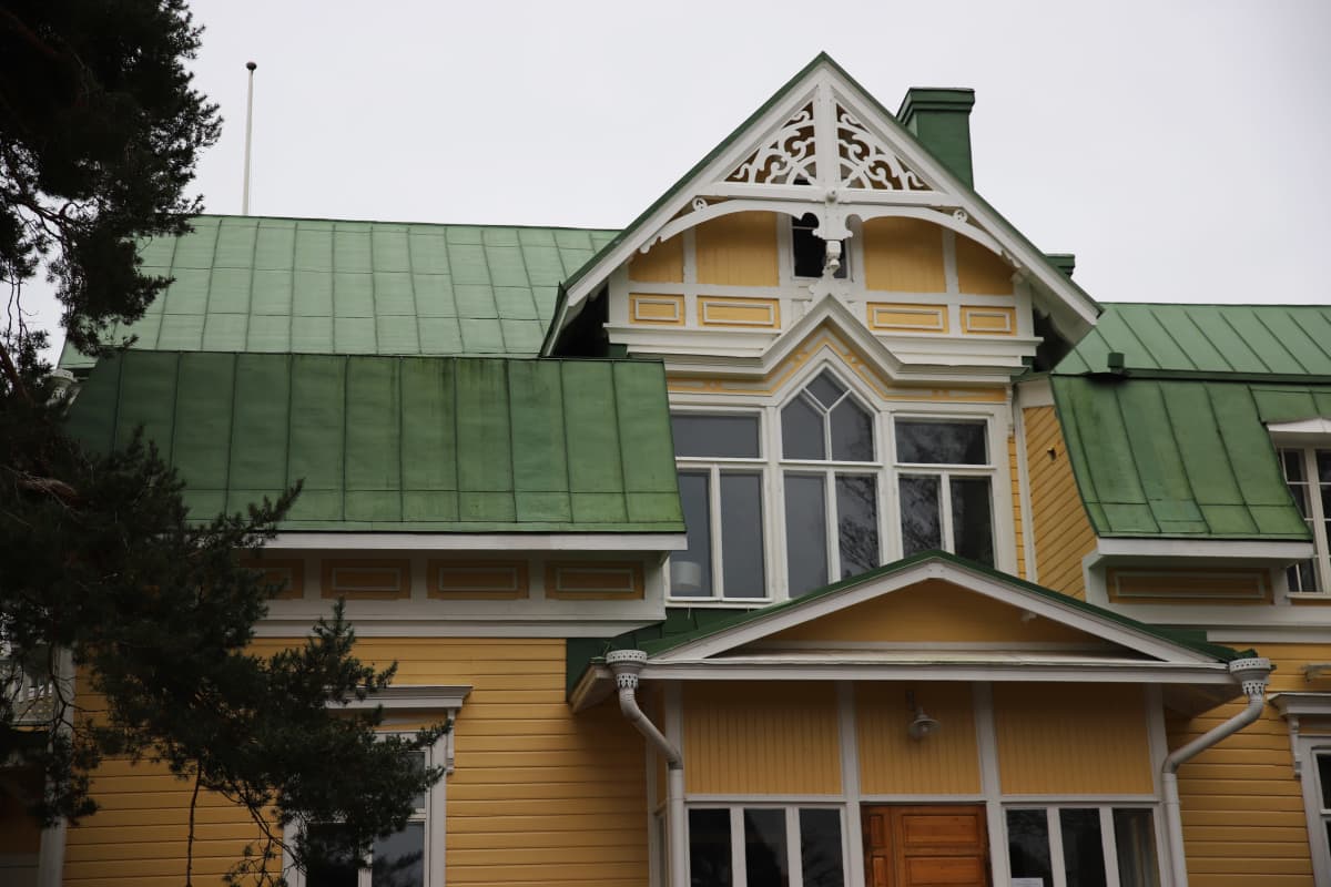 Meriniemen huvila Kotkassa.