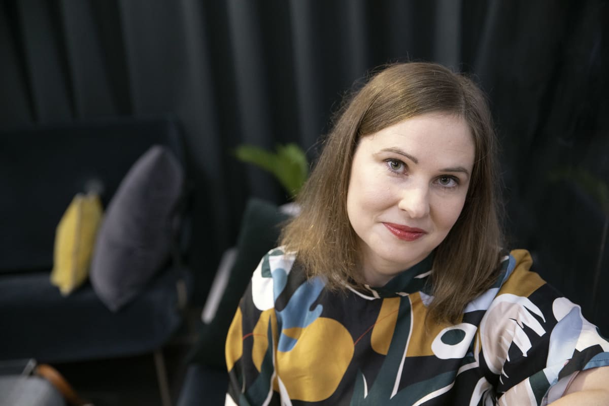 Emmiliina Kujanpää poseeraa