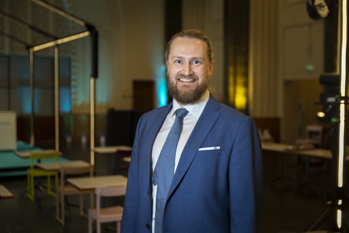 Veikka Pirhonen, Siemens Osakeyhtiö, johtaja