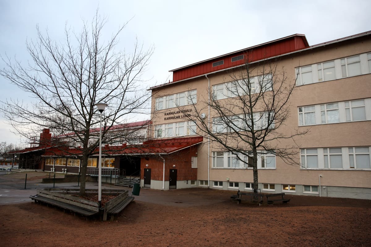 Karhulan koulu ja lukio