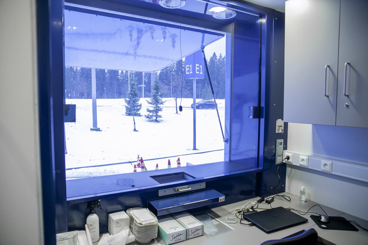Saaristokaupungin Lääkäriaseman liikutettava koronatestaus rekka