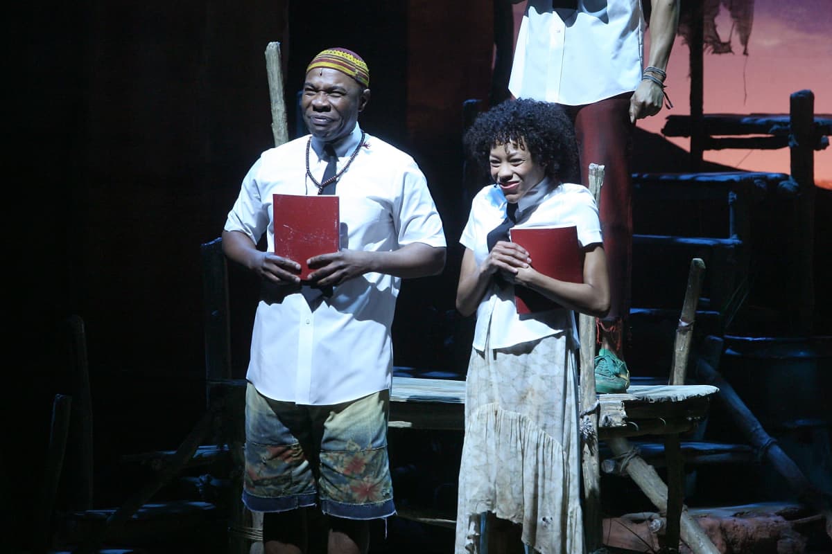 Michael Potts ja Nikki M. James musikaalissa The book of mormon.