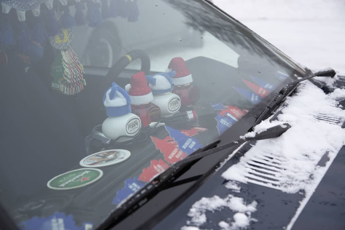Wunderbaumeja autossa.