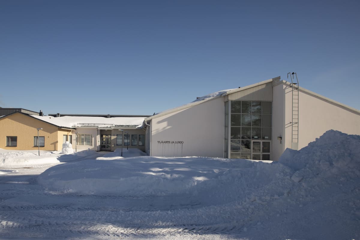 Joroisten yläaste ja lukio.