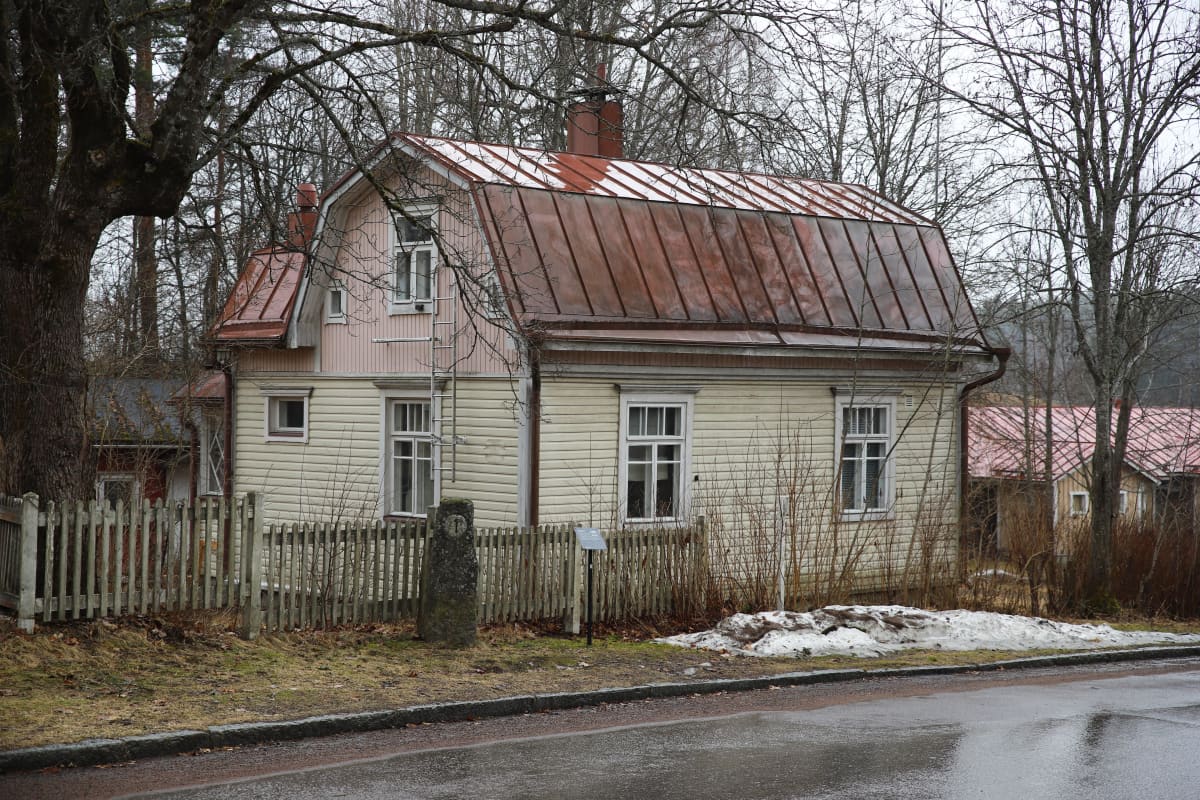 Kouvolan museokorttelilla Uudenmaankatu 63. osoitteessa sijaitseva rakennus, joka on myyty.