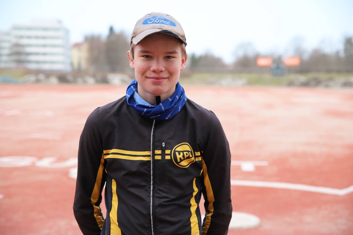 Kouvolan pallonlyöjien C-juniori Akesli Pitkänen.