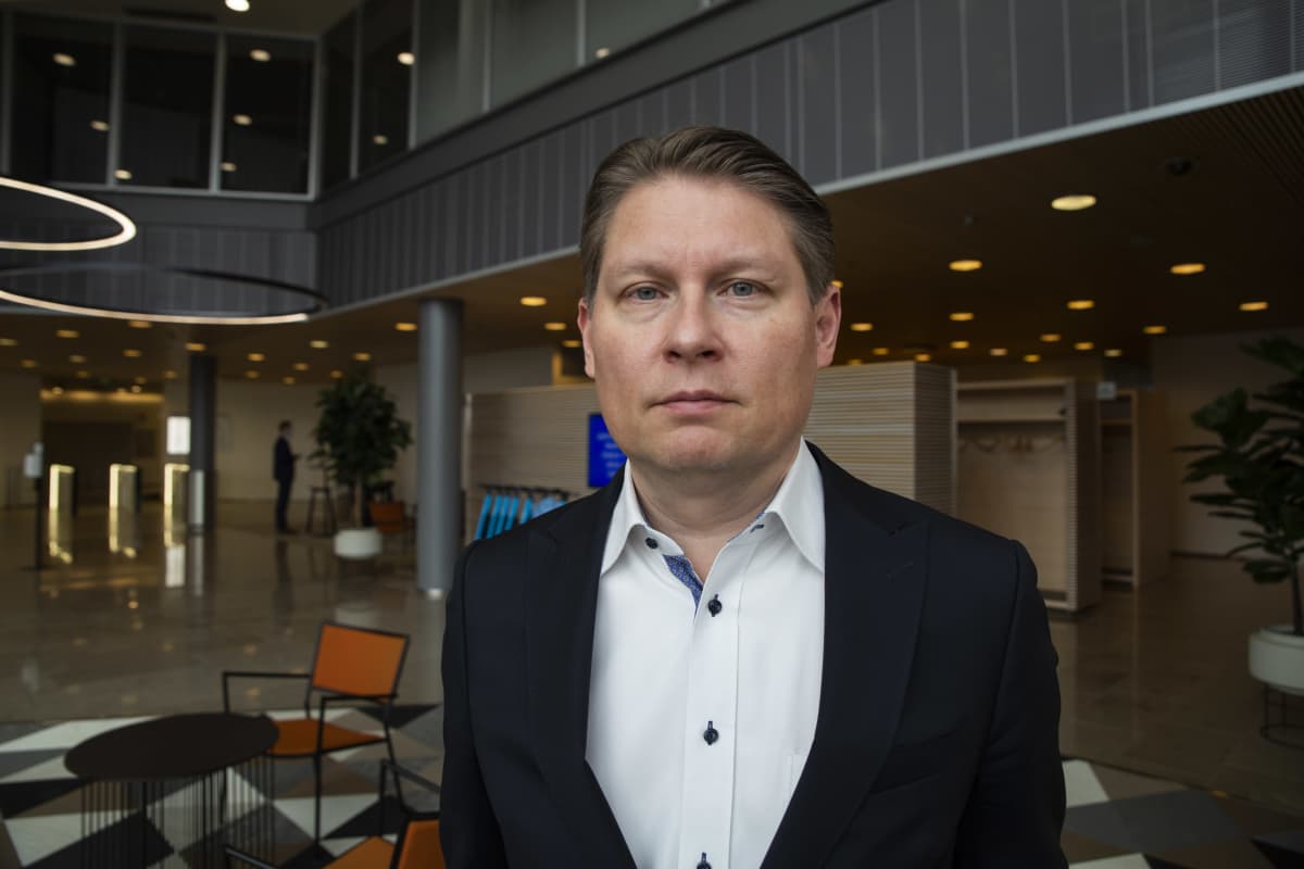 topi manner tj finnair