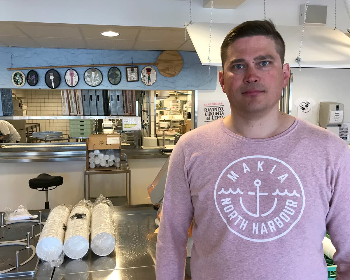 Aineenopettaja Tomi Juotasniemi Napapiirin yläasteelta.