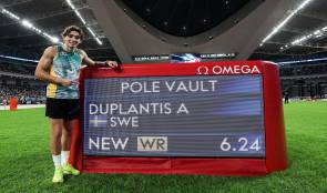 Armand Duplantis teki maailmanennätyksen Norjan supertähden ihmekengillä – isältä skeptistä puhetta