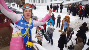 Mäkihyppääjähahmo hurraa.