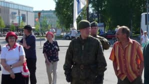 Itä-Suomen sotilasläänin alueellinen puolustusvoimain lippujuhlapäivän paraati Joensuussa 2013.