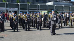 Itä-Suomen sotilasläänin alueellinen puolustusvoimain lippujuhlapäivän paraati Joensuussa 2013.