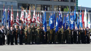Itä-Suomen sotilasläänin alueellinen puolustusvoimain lippujuhlapäivän paraati Joensuussa 2013.