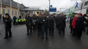 soittokunta Lappeenrannan rautatieasemalla