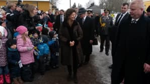 Silvia ja kuningas saapuvat linnoitukselle