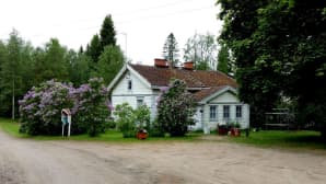 Helmi on Naulatehtaan alueen vanhin asuinrakennus.