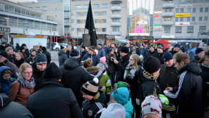 SJK:n kannattajia kultajuhlissa Seinäjoen torilla.