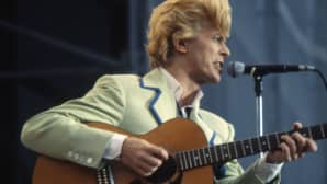 David Bowie esiintyy Göteborgissa vuonna 1983.