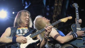 Iron Maidenin kitaristit Dave Murray ja Janick Gers.