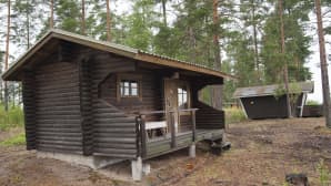 mökkejä rannalla