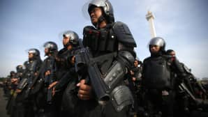 Indonesian kansallisen poliisin BRIMOB-yksikkö valmistautuu alueellisiin vaaleihin Jakartassa 2. marraskuuta.
