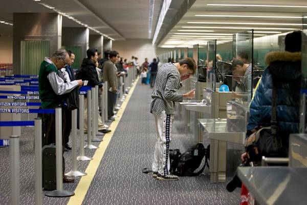 Suomi ja Yhdysvallat eivät päässeet sopuun matkustajien nopeutetusta maahantulosta Amerikan lentokentillä