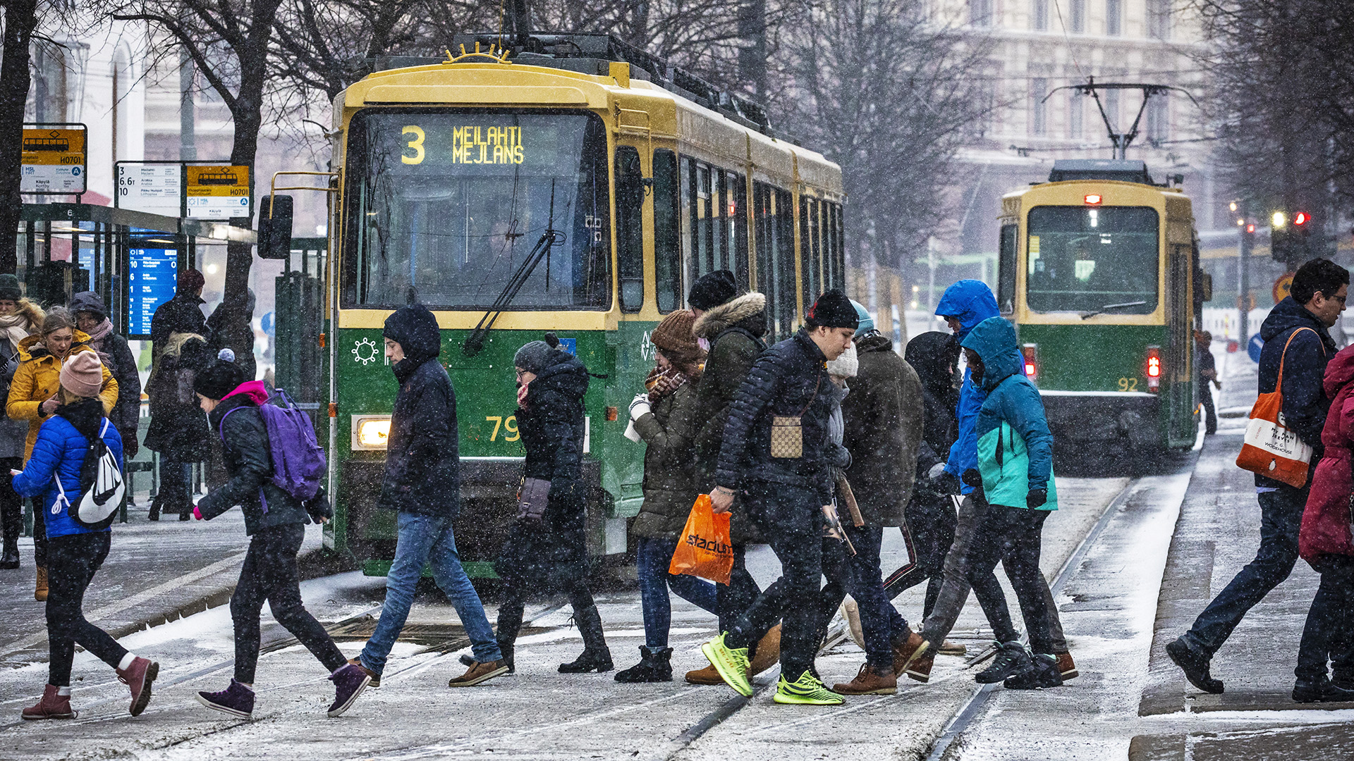 Die Nutzung öffentlicher Verkehrsmittel in Helsinki nähert sich dem Niveau vor Covid, aber die Kraftstoffpreise erhöhen die Ticketpreise