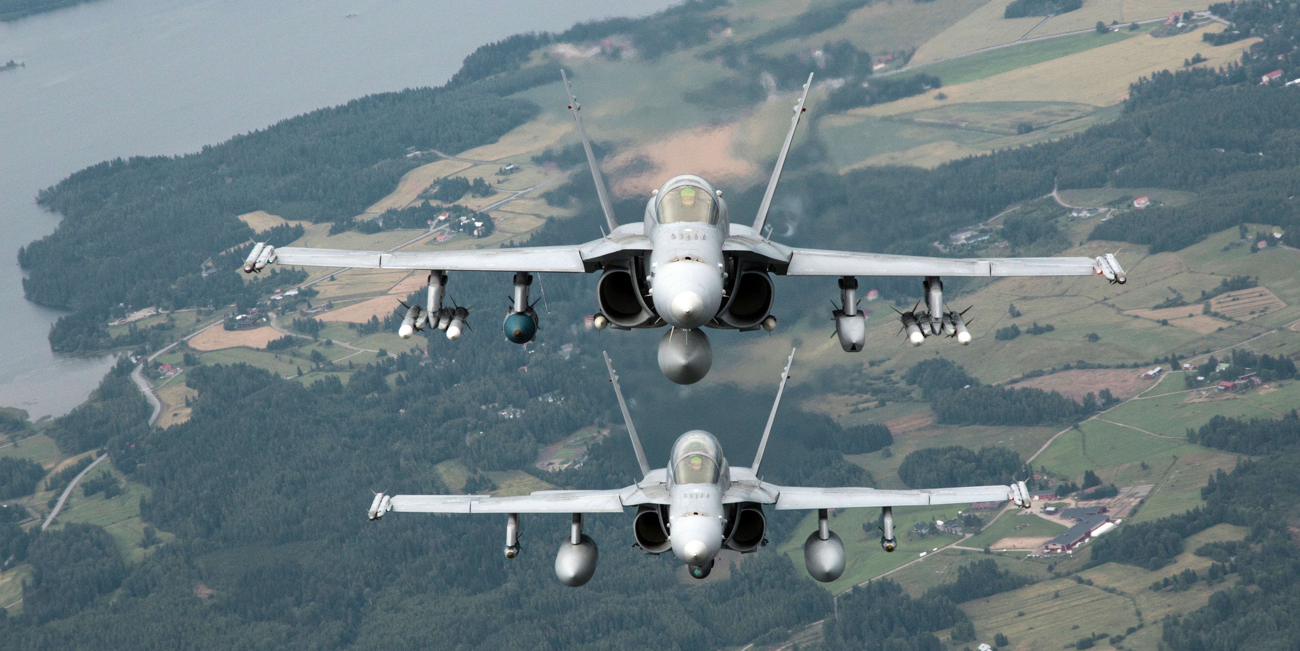 Swedish jets play a defensive role in the exercises of the Finnish Air Force