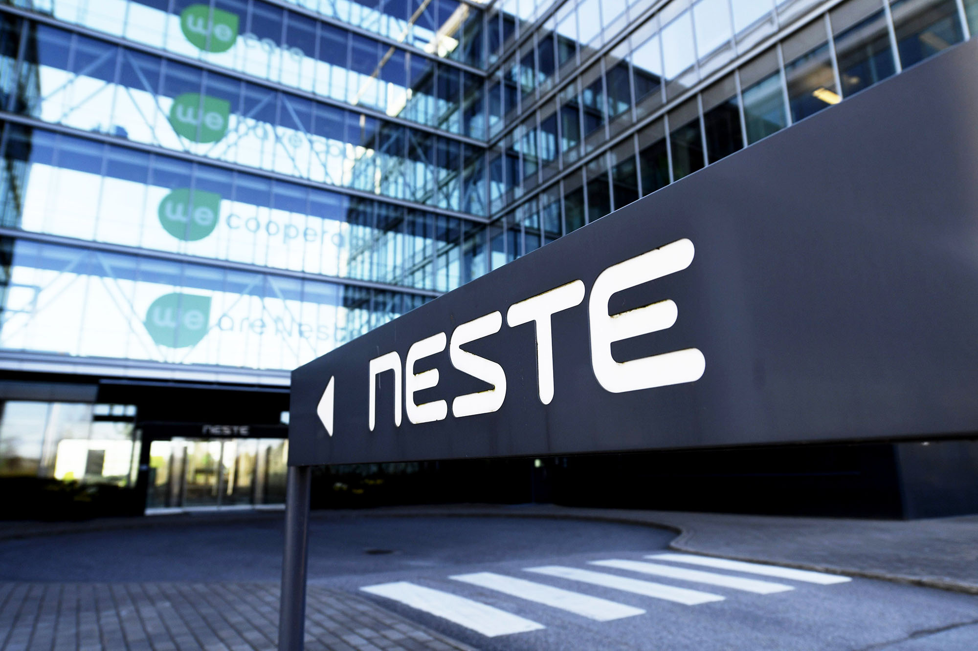 Neste chooses Rotterdam instead of Porvoo for a EUR 1 billion refinery