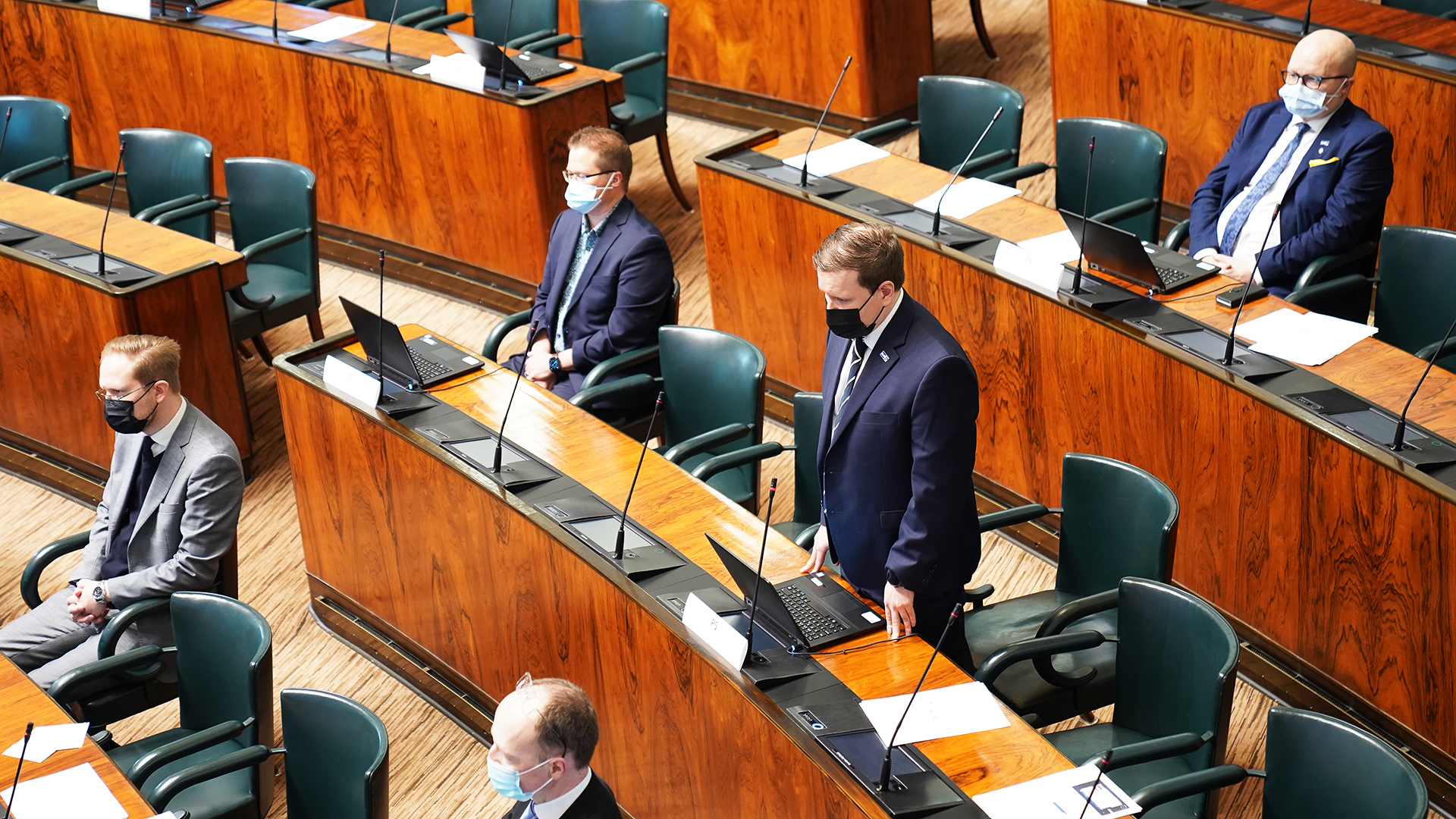 Confusion in Parliament when the Finns party continues
