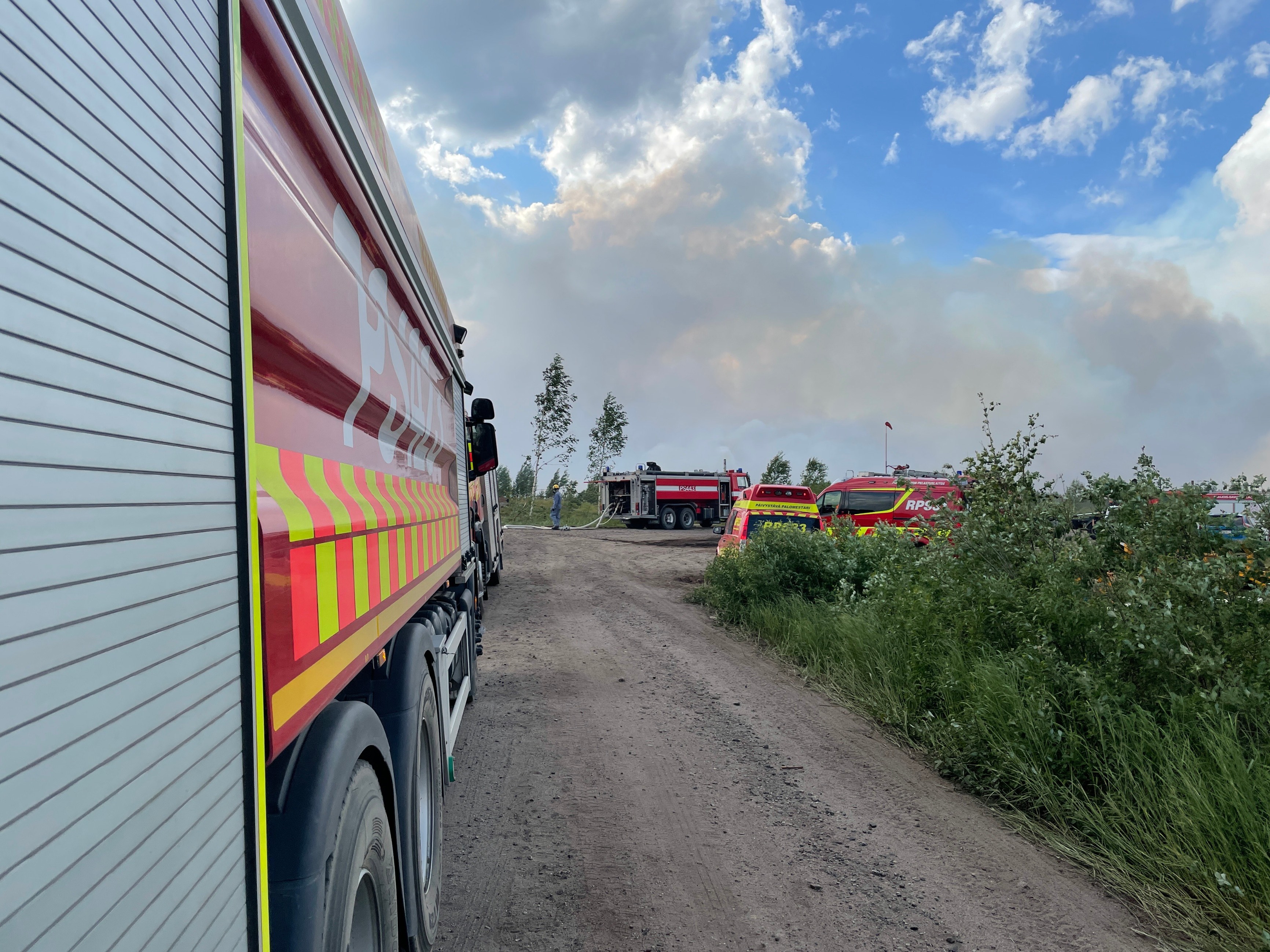 Strong winds threaten to restart large forest fires in Northern Savonia