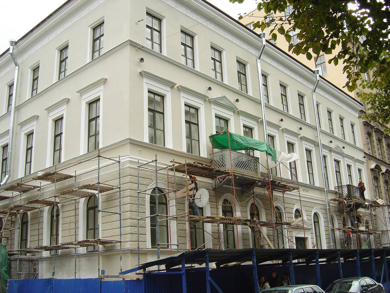 The St. Petersburg Institute in Finland is closing, it is borrowing "out" operating conditions