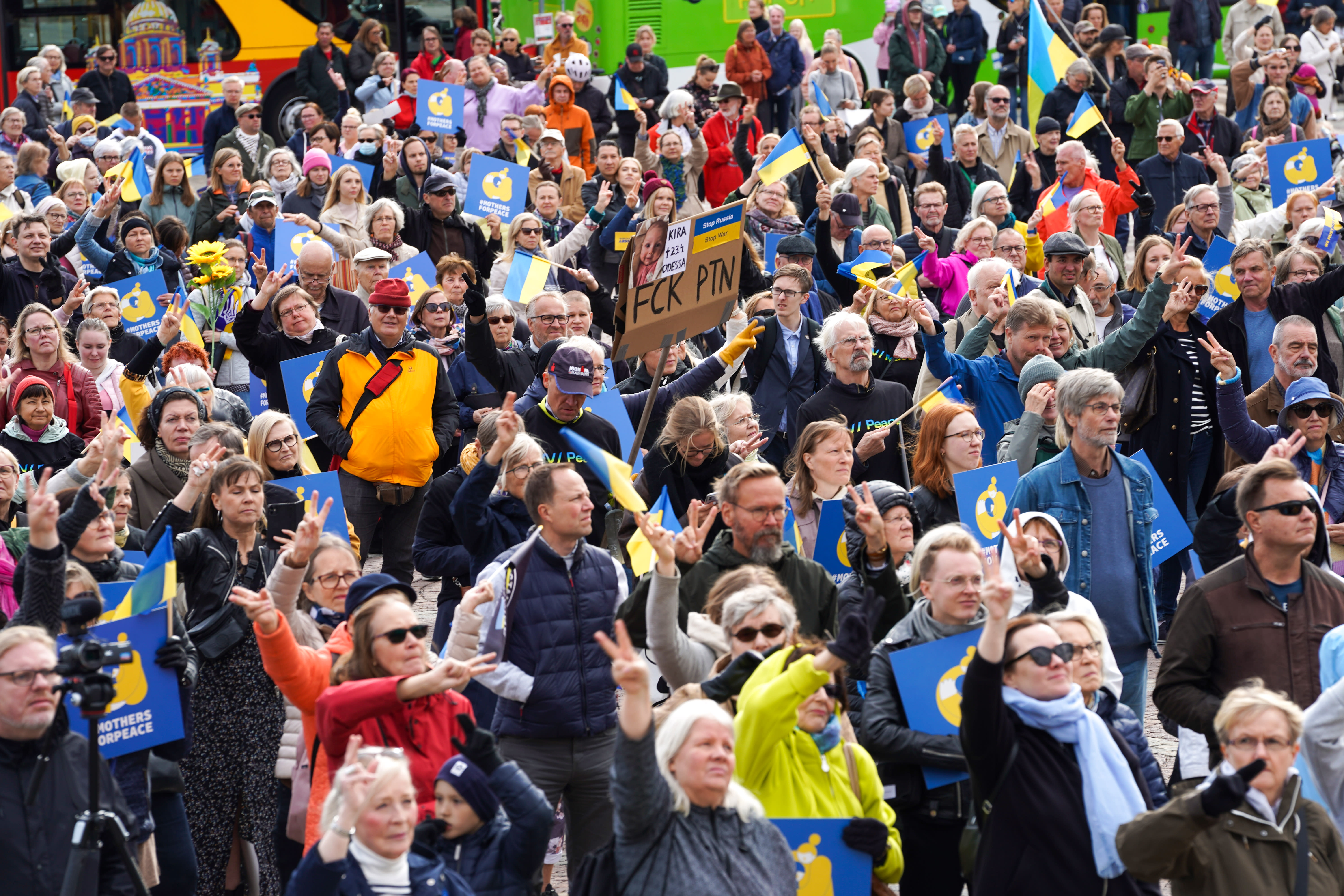 A large pro-Ukraine demonstration is organized in Helsinki