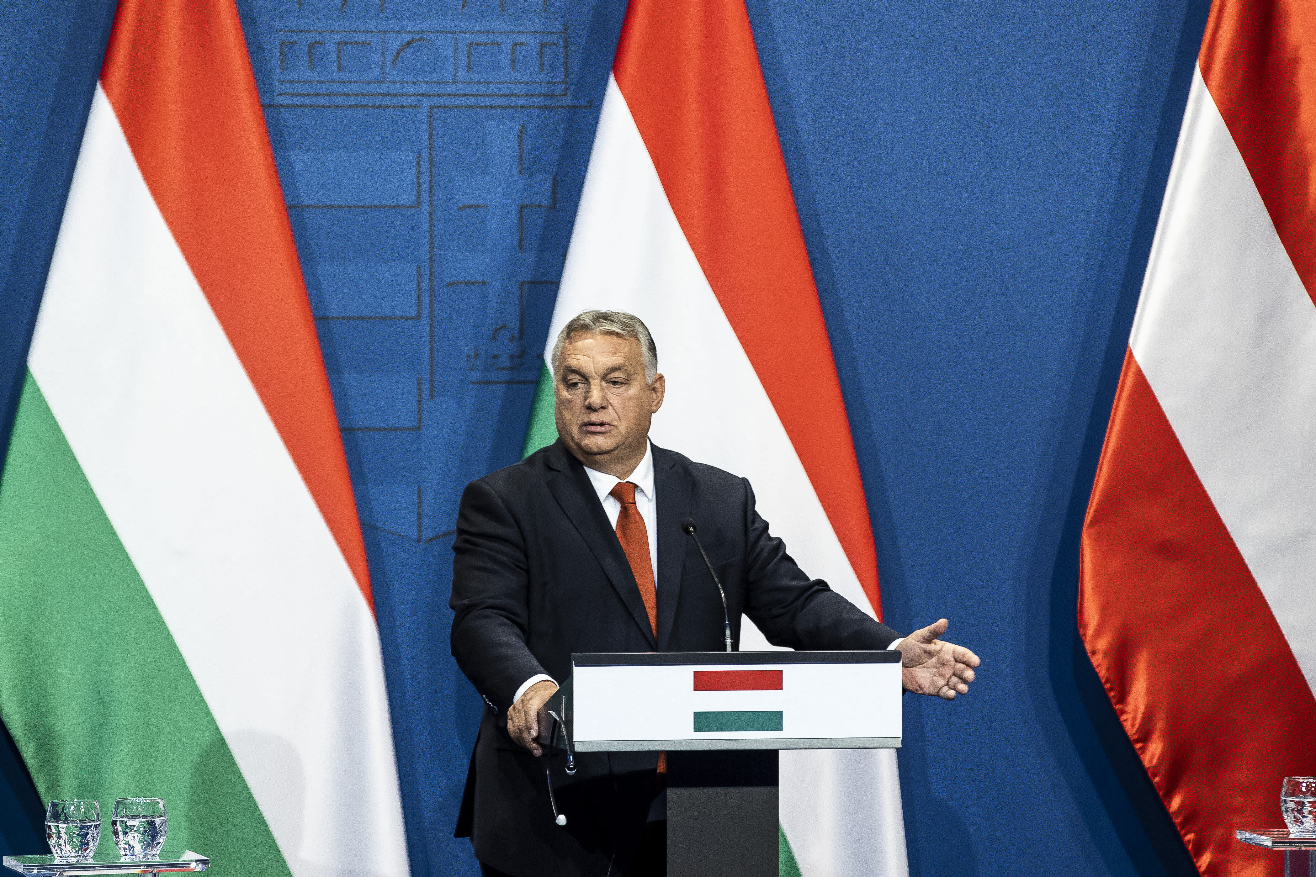 El primer ministro húngaro, Orban, insta al partido a apoyar las ofertas de la OTAN de Finlandia y Suecia