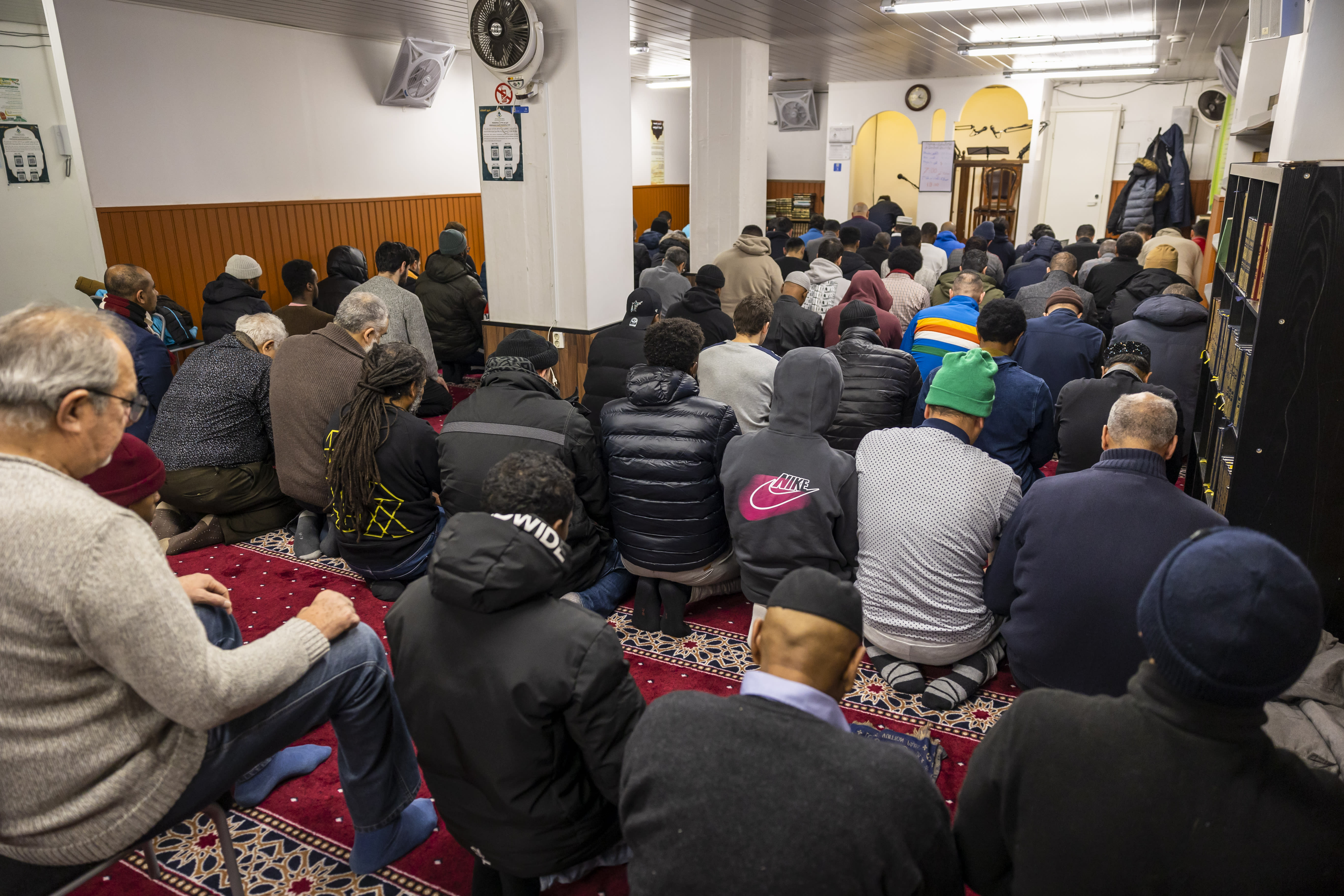 The Islamic community in Finland demands concrete actions from the government "zero tolerance" about racism