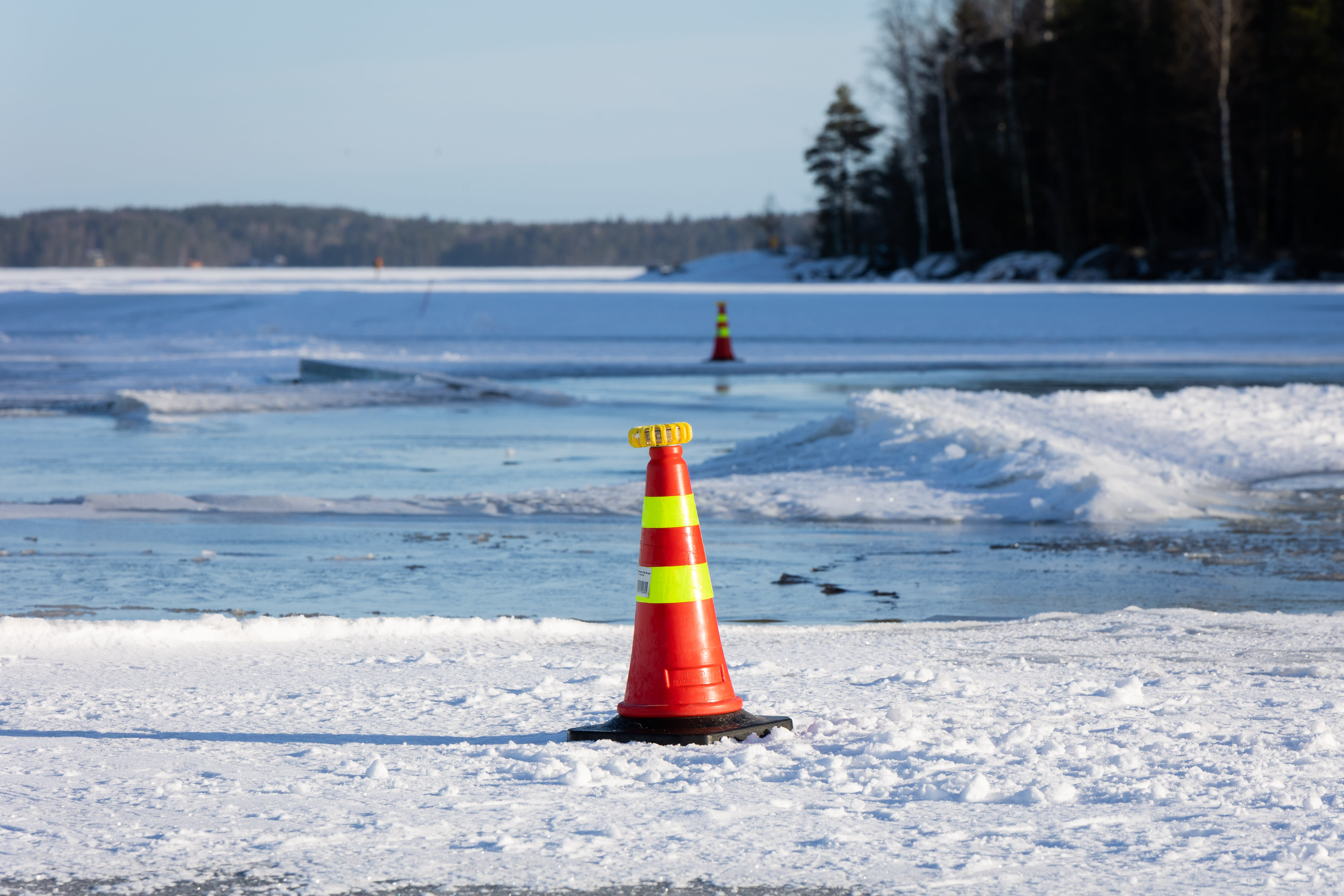 Finnish lake ice is thinner than usual, experts warn