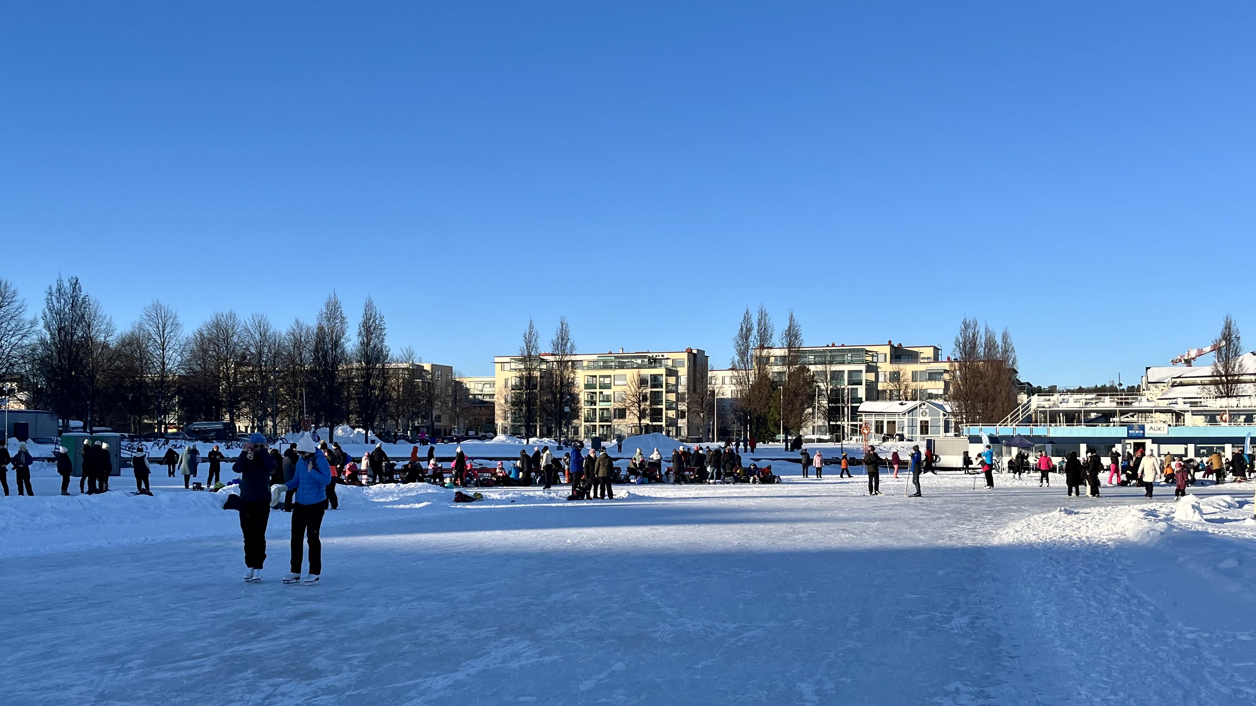 Finnland hat Mitte Februar Apriltemperaturen