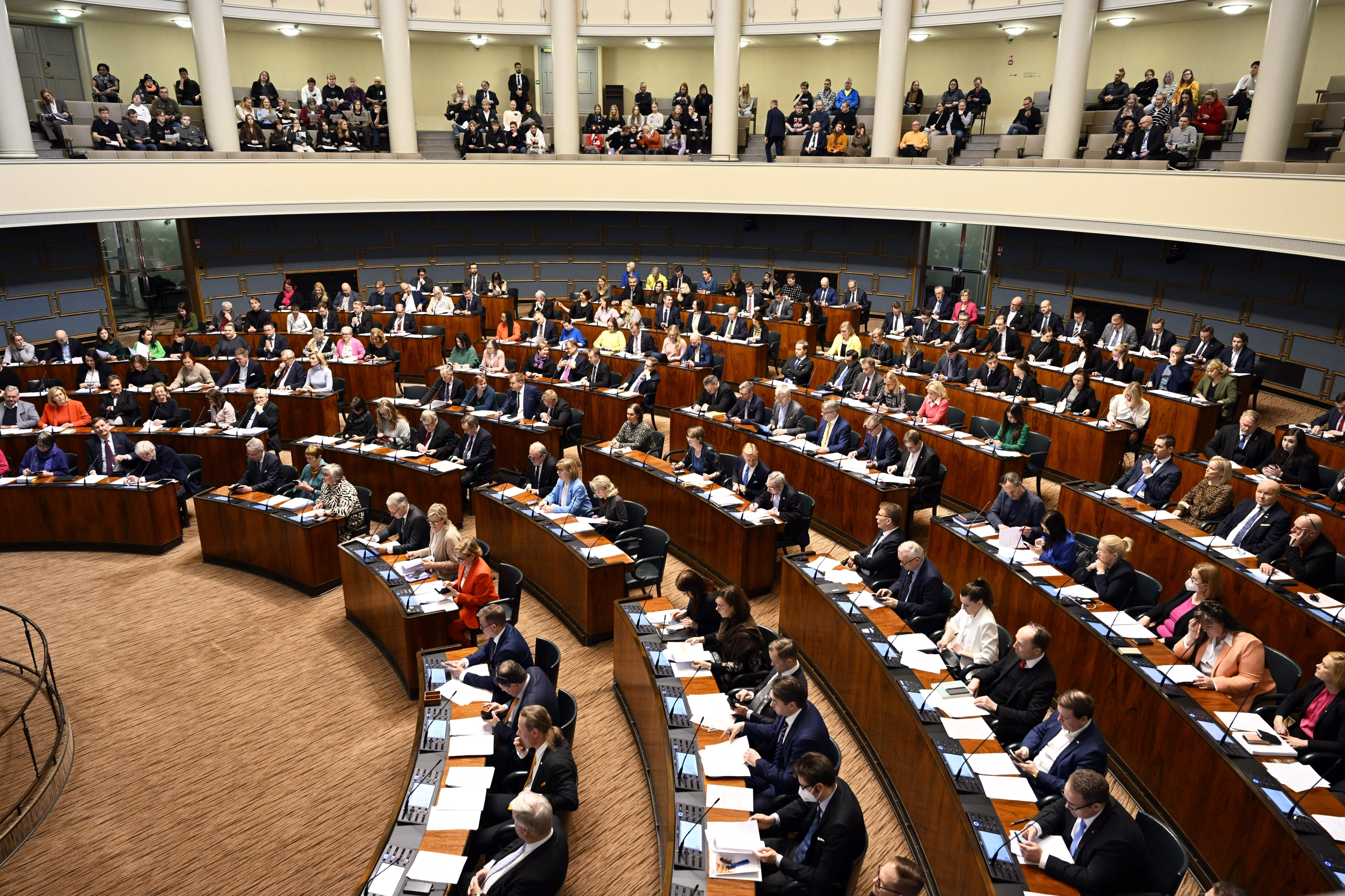Das Parlament billigte die NATO-Mitgliedschaft Finnlands mit 184 zu 7 Stimmen