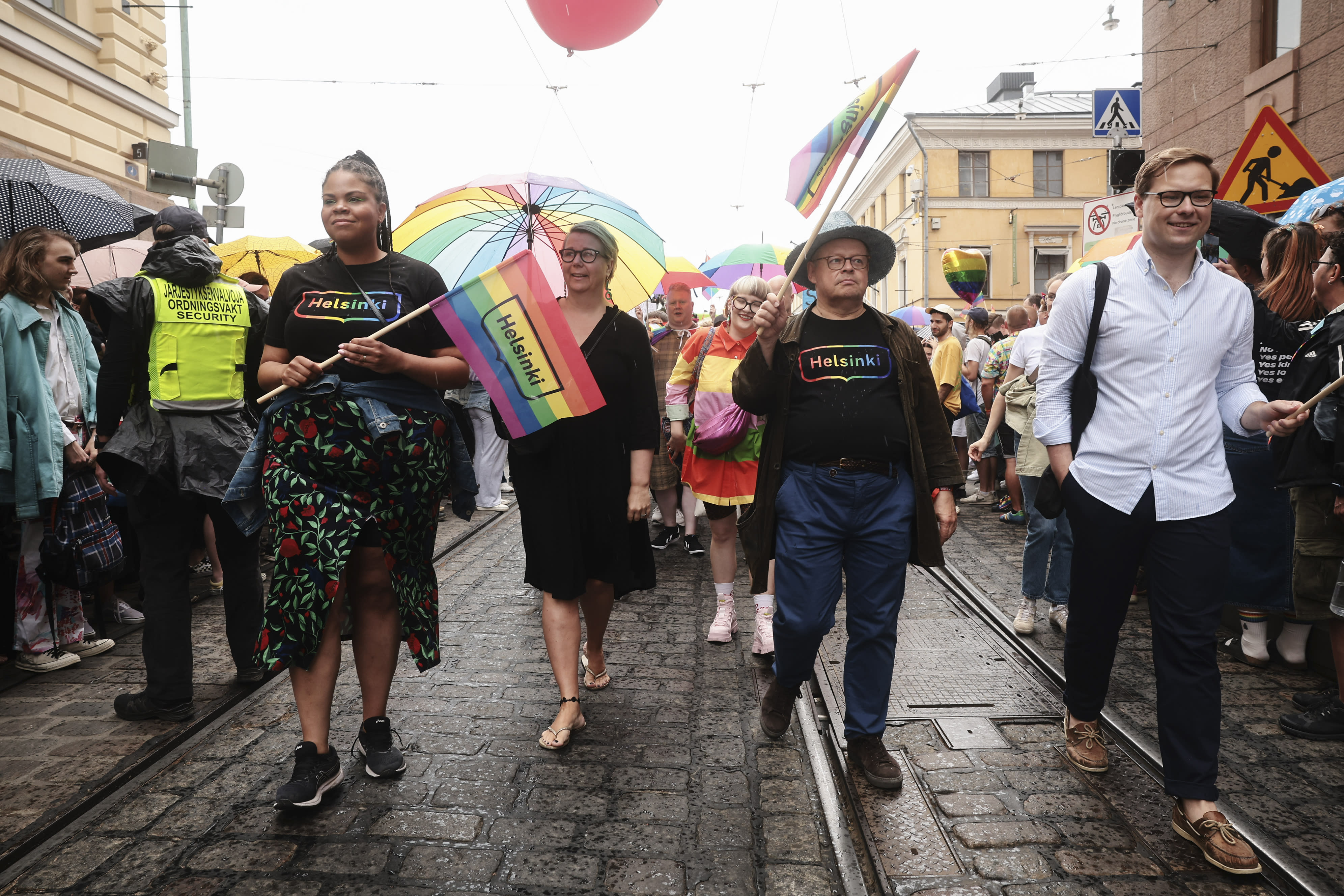 100,000 participate in the Helsinki Pride parade, including NCP politicians