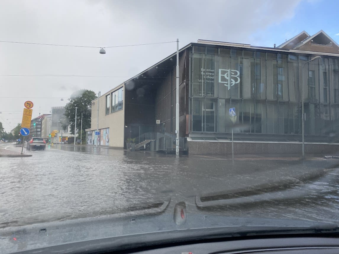 Heavy rains cause flooding in Helsinki